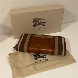 Burberry Ziparound wallet